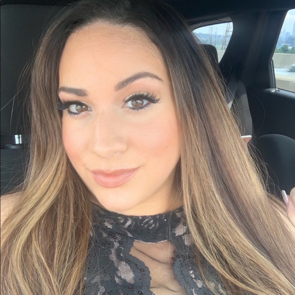 Meet your Posher, Adri
